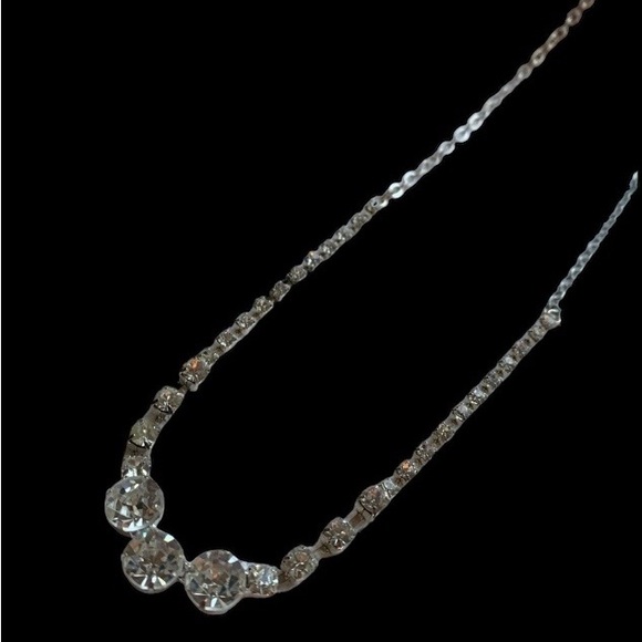 Dazzling Hollywood Style Clear Rhinestone Silver Tone Fashion Jewelry Necklace - Picture 3 of 6